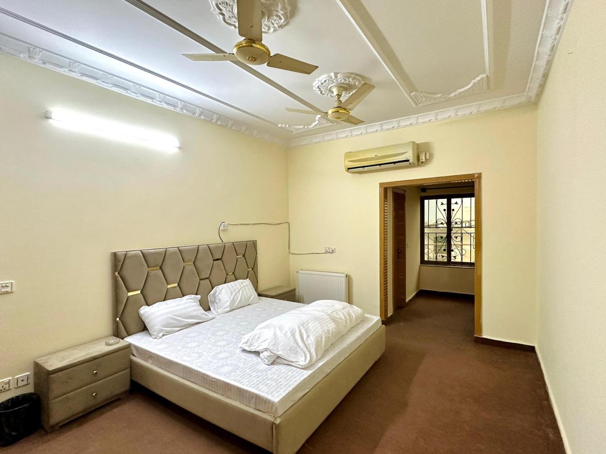 The Royal Regency Guest House 이슬라마바드 외부 사진